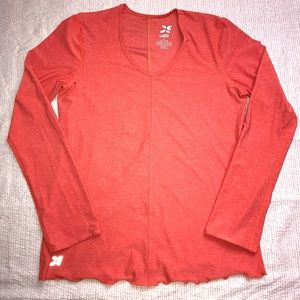 Long sleeve athletic wear shirt